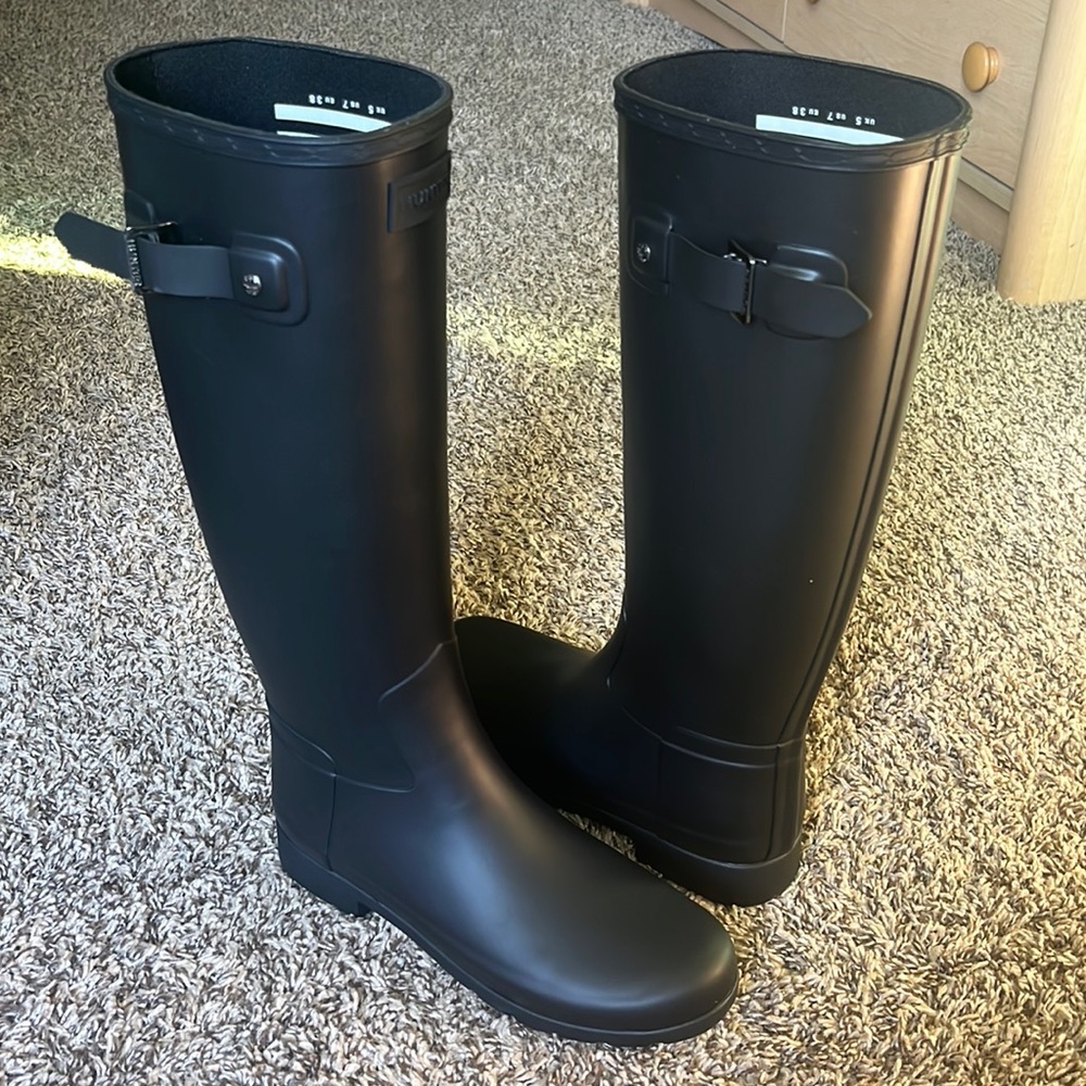 Brand New Hunter woman’s refined tall rain boots